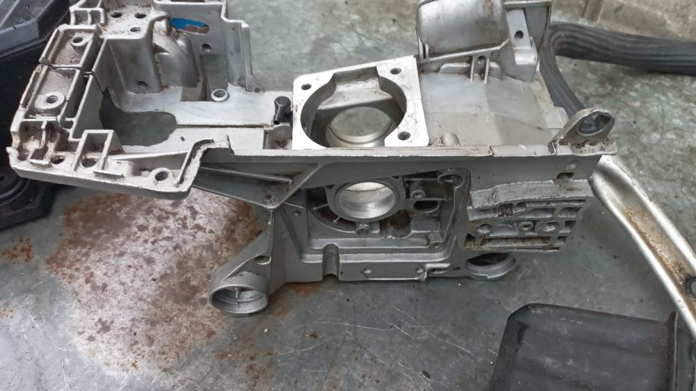 Продам бензопилу на запчасти.