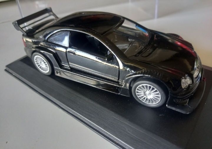 Mercedes escala 1:32