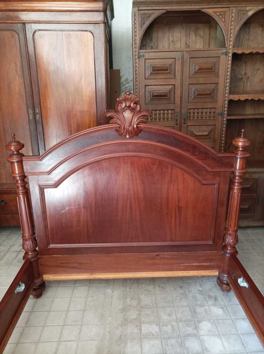 Cómoda Madeira Cerejeira Americana inicio Sec XX