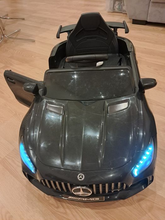 Mercedes-AMG GT Ride-on 12V - Preto - Excelente Estado - Portas Abrir + Luzes LED + Rádio/Música Mp3
