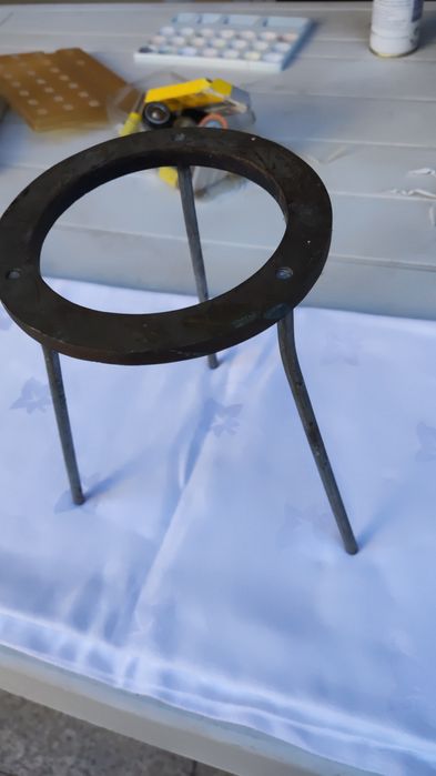 Tripé laboratório medicina dentária