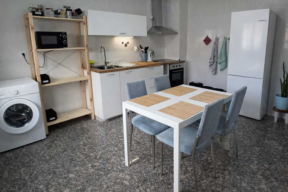 Quartos em Apartamento T3 Renovado: Vista e Localização Privilegiada