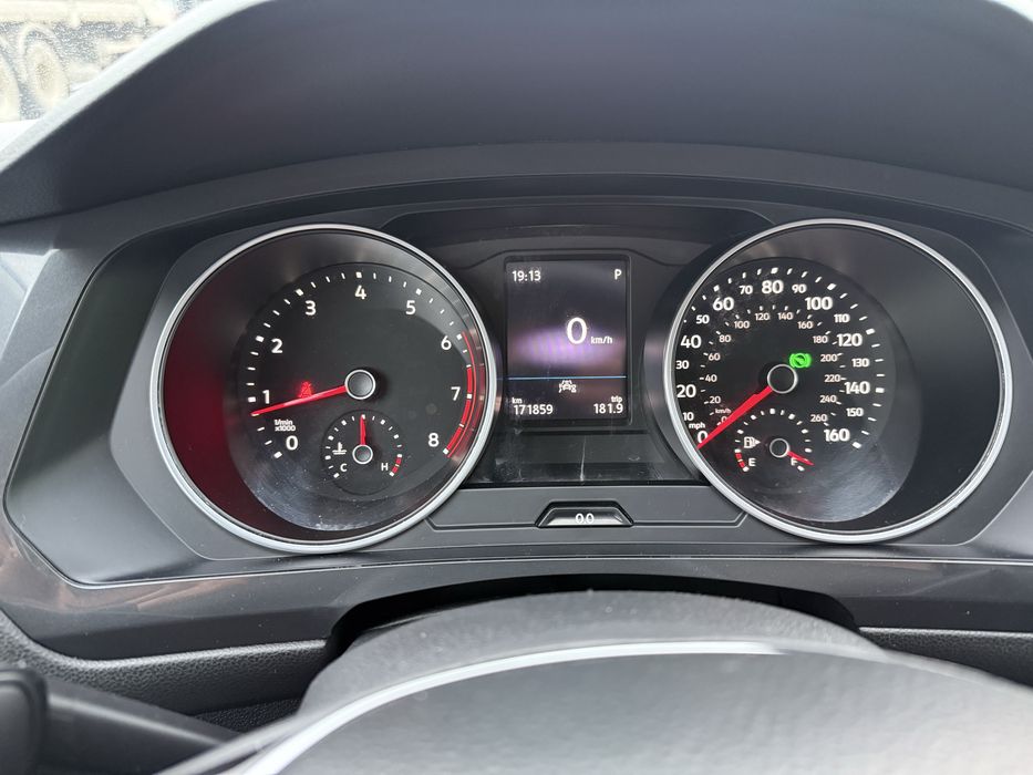 Volkswagen tiguan 2020 рік