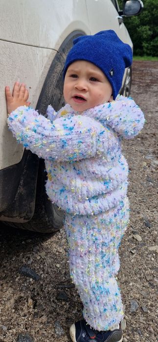 Детский костюм вязаный