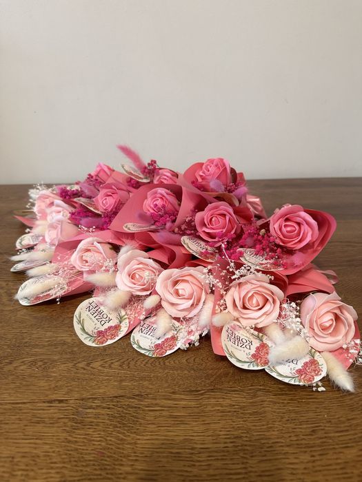 Bukiet z róży mydlanej na Dzień Kobiet