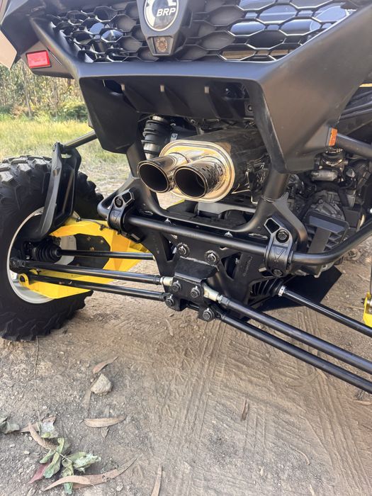 Can am Maverick R 2025