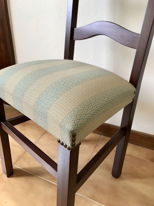 Cadeira de quarto antiga com tecido