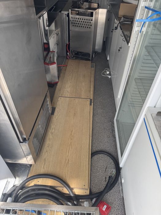 Przyczepa gastronomiczna kebab CESJA ODSTĘPNE SYMBOLICZNĄ ZŁOTÓWKĘ