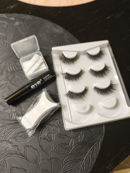 Sprzedam rzęsy plus akcesoria