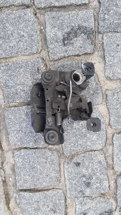 Fecho do Capô e Fecho da Frente em Fibra Audi A4 B5 8D 1994 a 2001 Original