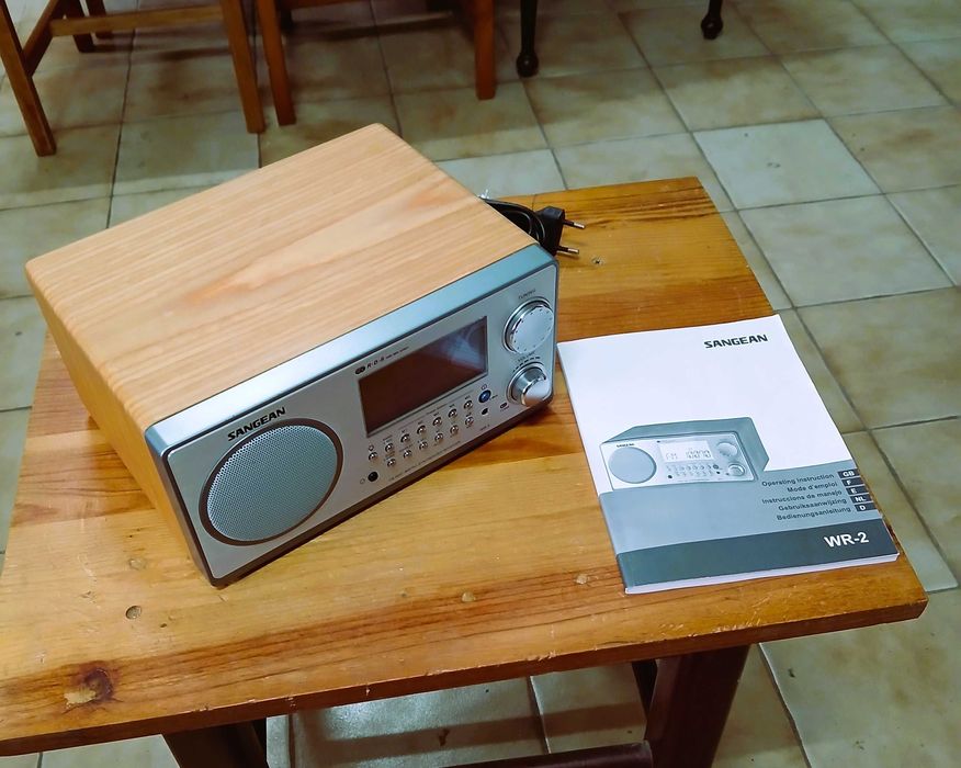 Rádio Sangean digital, modelo WR2