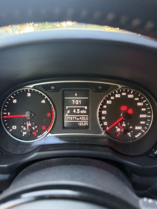 Audi A1 Sportback 2.0 TDI 143cv S line Nacional – Jante 18” – Bose