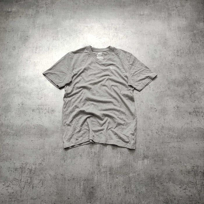 MĘSKA Szara Koszulka Bawełna Kołnierzyk V Sport Casual Nike Elegancka