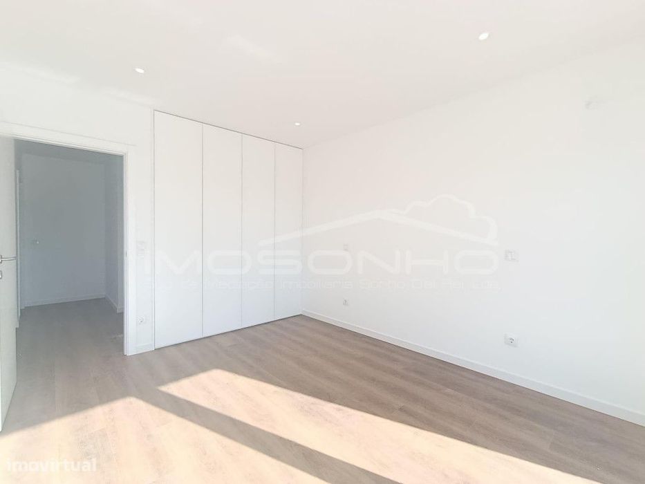 Moradia T3 de linhas modernas