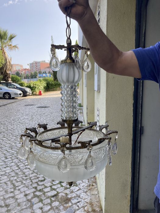 Dois candeeiros de teto