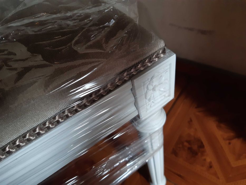 Banqueta estofada nova