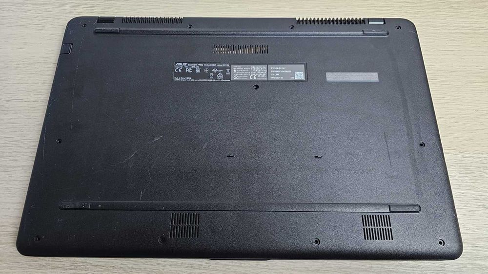 Ноутбук Asus Vivobook F705Q 17.3" / AMD A12-9720P /AMD Radeon R7 Graphics