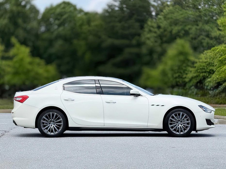 Maserati Ghibli      2019