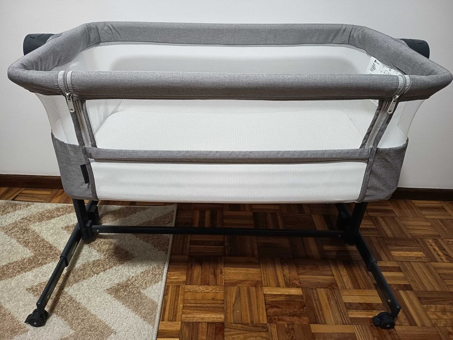 Next to me- berço, como novo, em caixa.