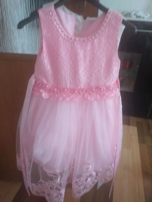 Prześliczna  sukienka różowa