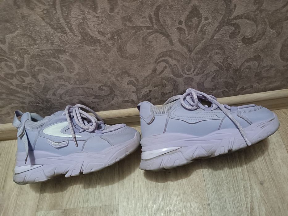 Кроссовки стелька 22,5см