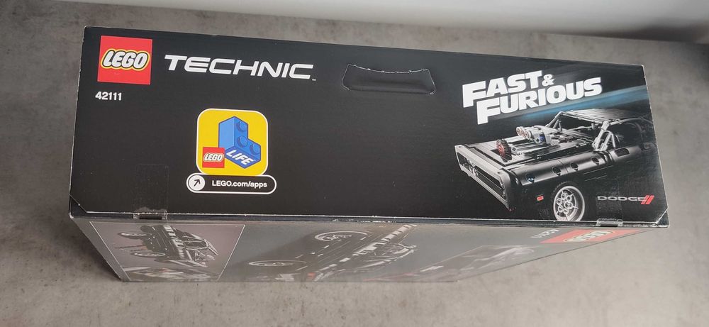 Lego Technic Dodge Charger 42111