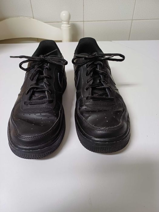 Ténis NIKE Nº35.5 pretos