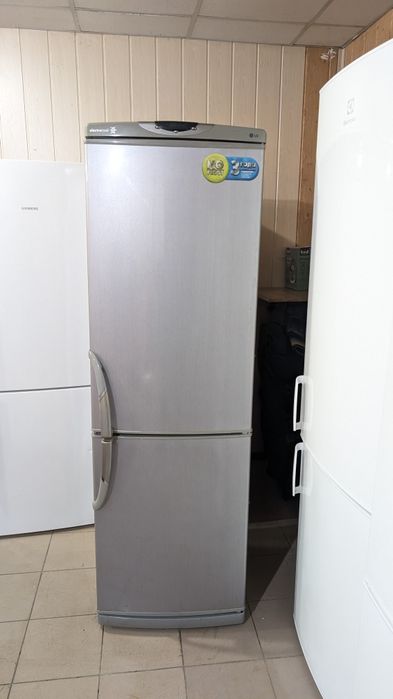 Холодильник  LG.