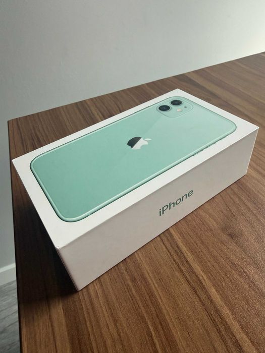 Oryginalne pudełka od iPhone 12 Pro oraz iPhone 11