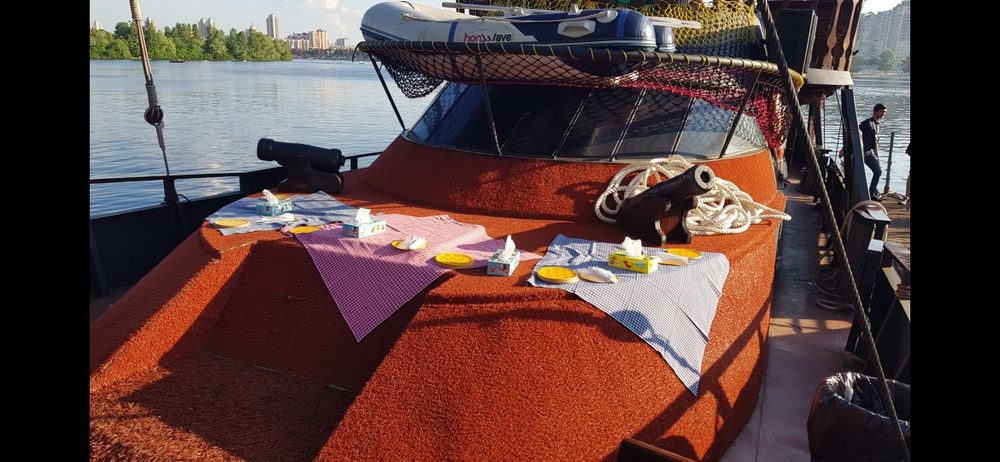 Теплоход Корабль Бригантина кафе аренда бизнес