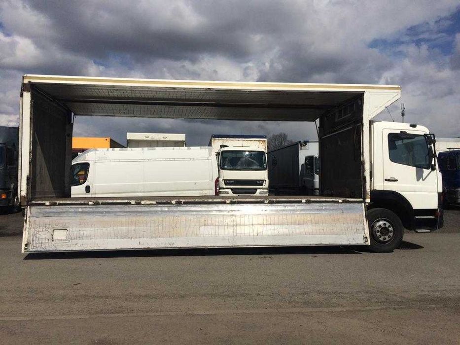 Uniwersalne Usługi Transportowe