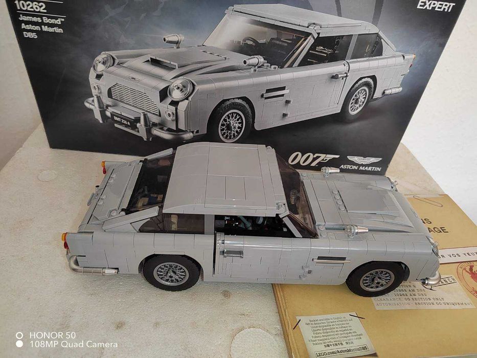 Весь комплект Lego Creator Expert 10262 James Bond Aston Martin DB5