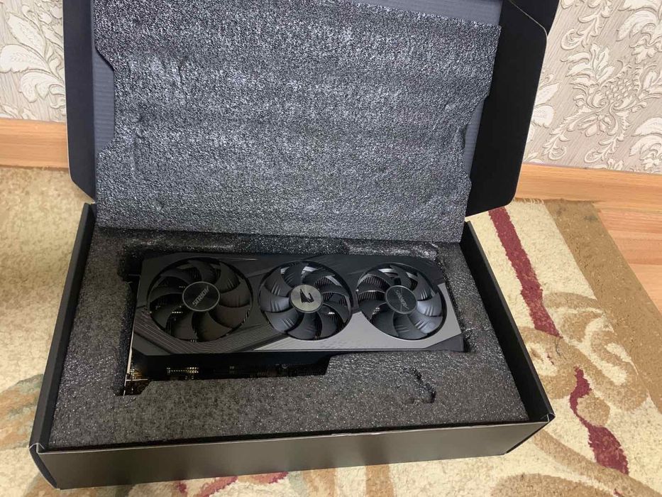 Продам Відеокарту RTX 4060 Aorus 8G