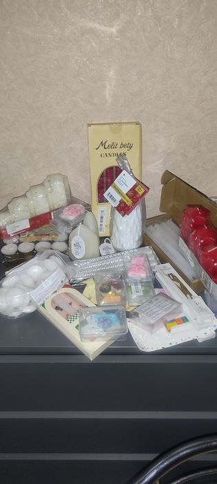 Свічки різні одним продажем