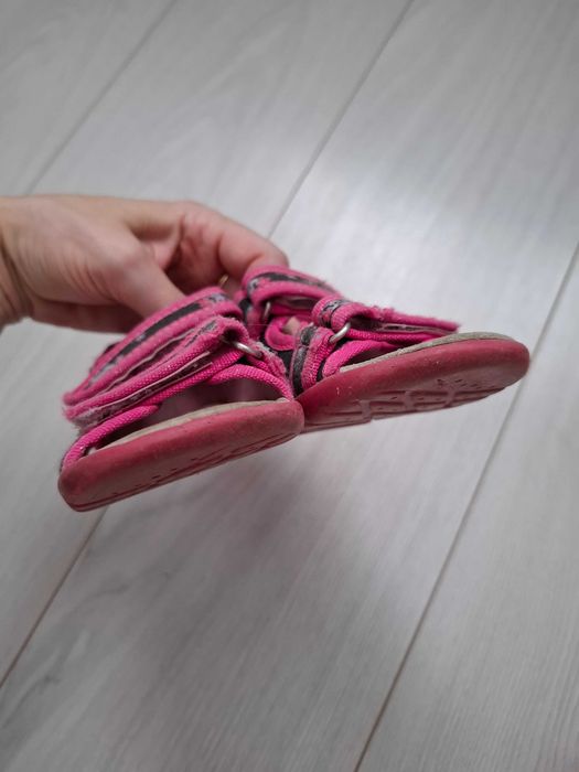 Sandały tenisówki trampki buty przedszkole r. 25