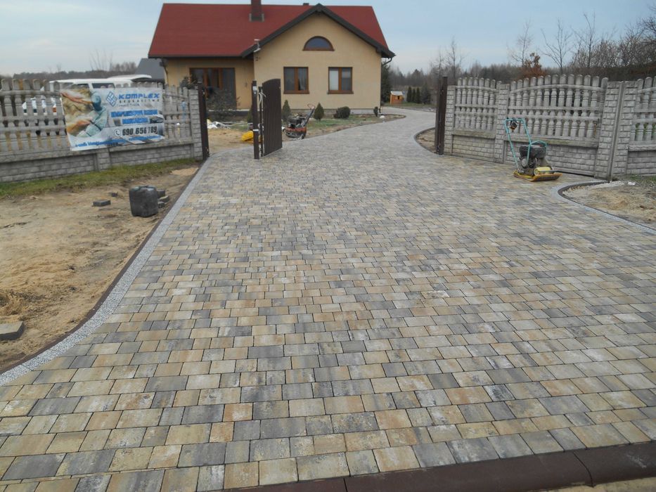 Układanie kostki brukowej brukarstwo kostka brukowa
