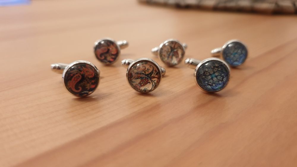 Botões de punho antigos