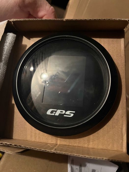 Tachometr GPS 85 mm TFT Regulowany cyfrowy licznik z GPS. - NOWY
