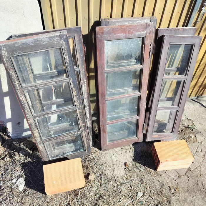 Janelas antigas de madeira