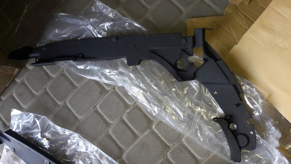 Накладка крила підкапотна ліва права Jeep Grand Cherokee 2015-