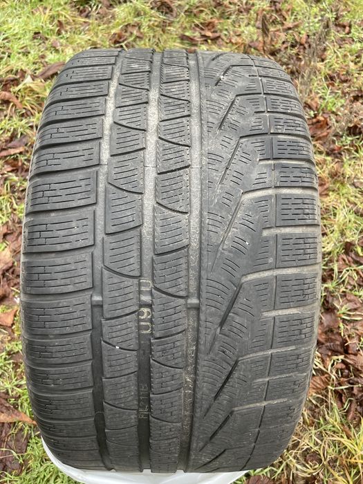 Зимова гума Pirelli SotoZero 2 285/35 R19