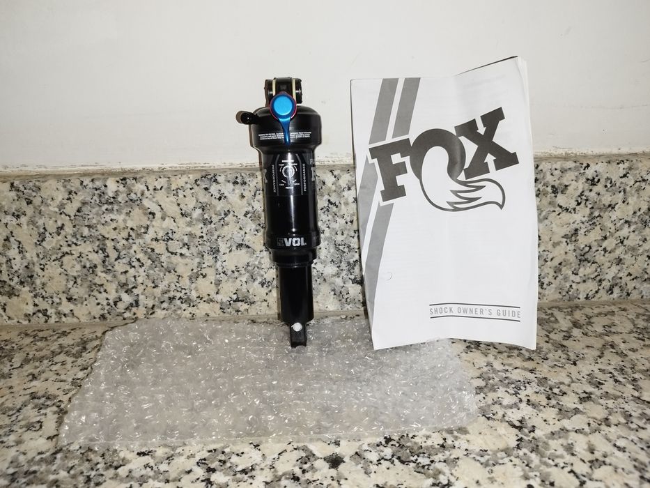 Amortecedores traseiros Fox NOVOS