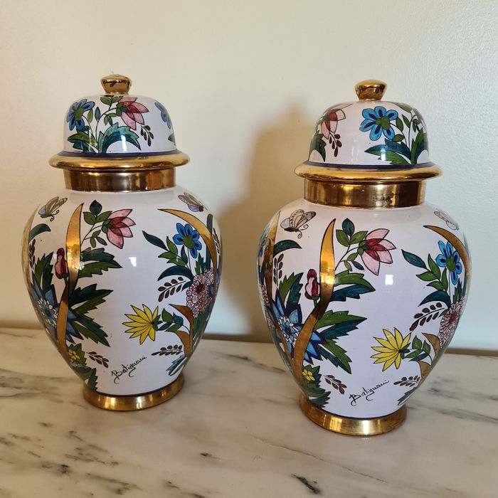 Batiguani - par de potes com tampa pintados à mão