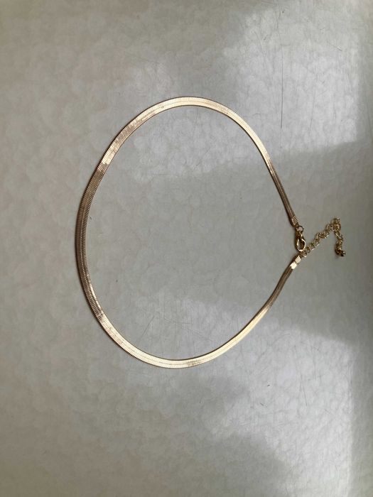 Łańcuszek w kolorze złotym