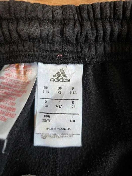 Adidas bawełniane spodnie dresowe roz 7/8 lat