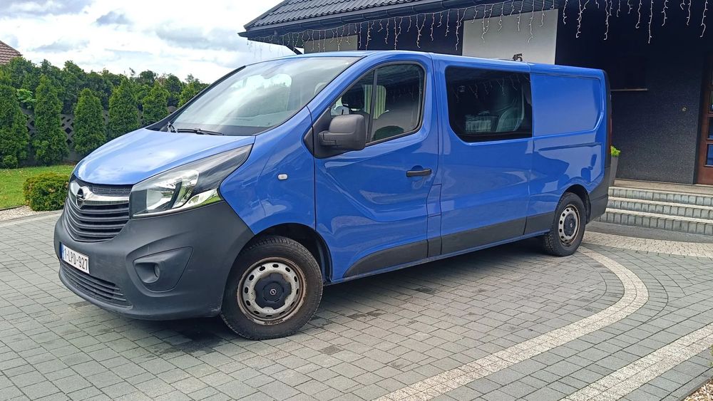 Opel Vivaro LONG Pierwszy właściciel 6 Osób Nowy Rozrząd Zadbany