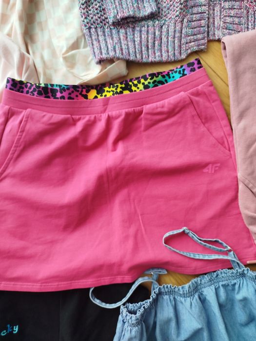 Paka ubrań 134 na dziewczynkę