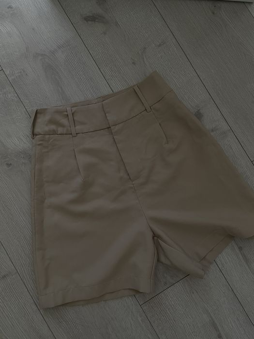 Брючні шорти. Шорти