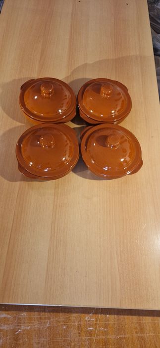 4 Clay Pots434037621523763202