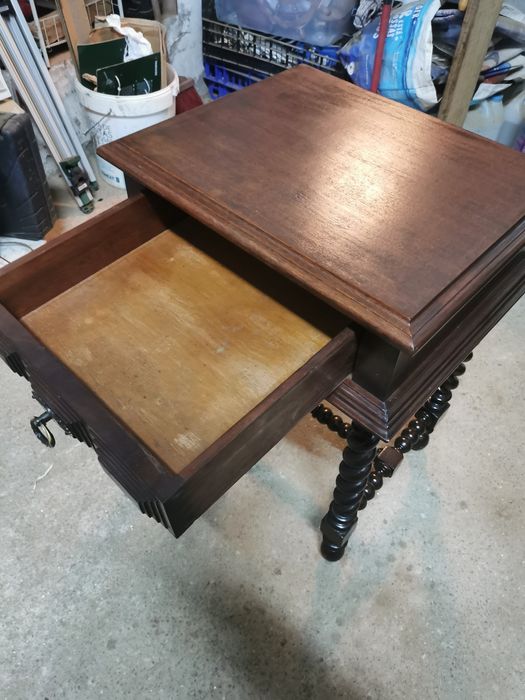 Mesa cabeceira vintage